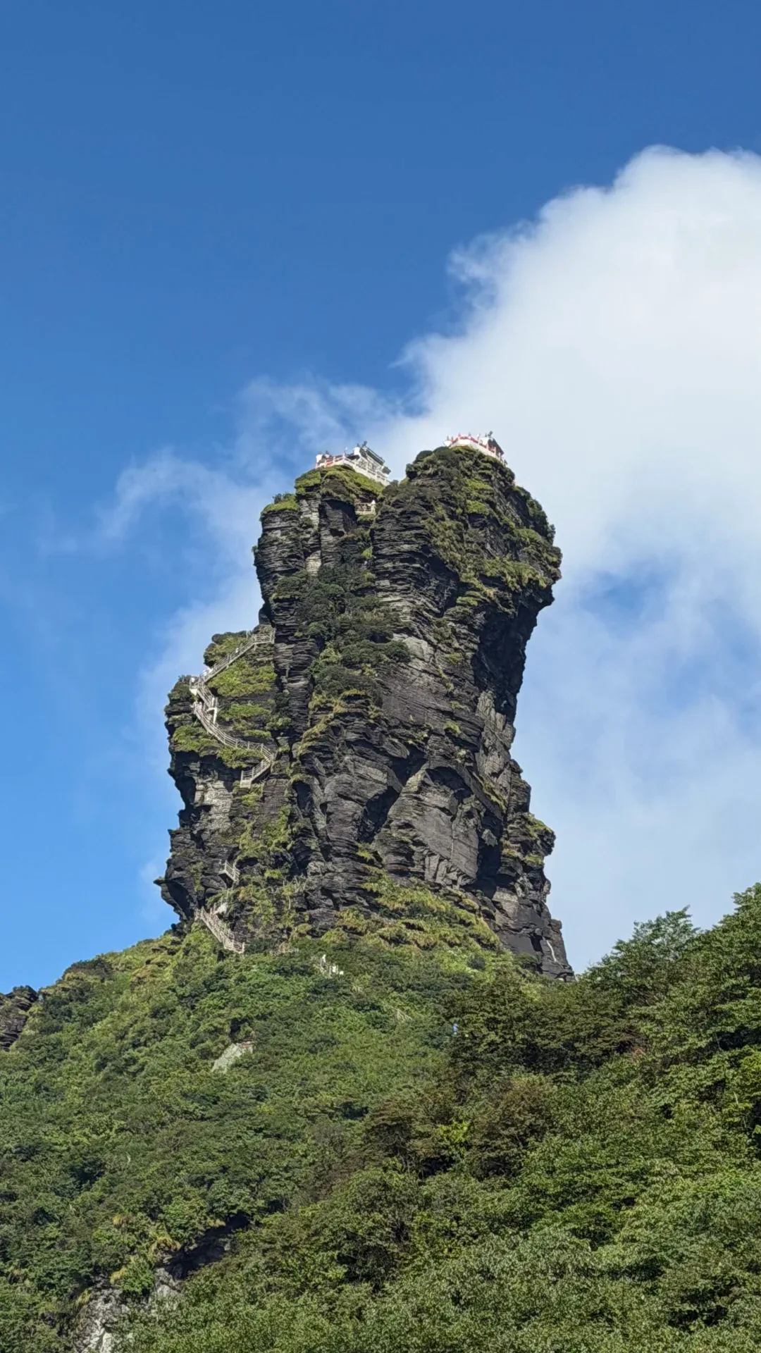 Red Cloud Golden Summit of Mount Fanjing with twin temples