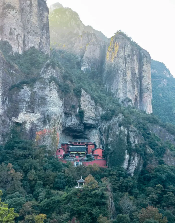 Yandang Mountain peaks at night